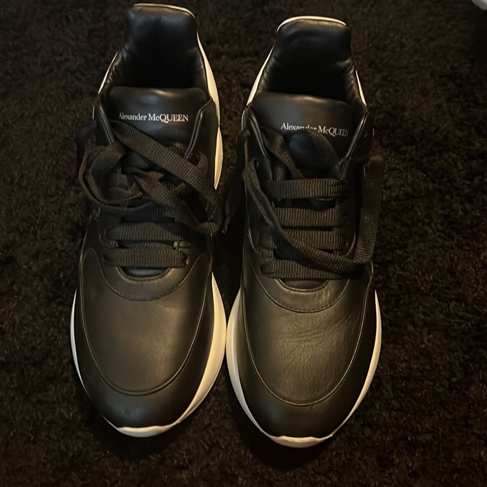 Men’s Alexander McQueen Runner Sneaker Size 43 - Picture 2 of 4